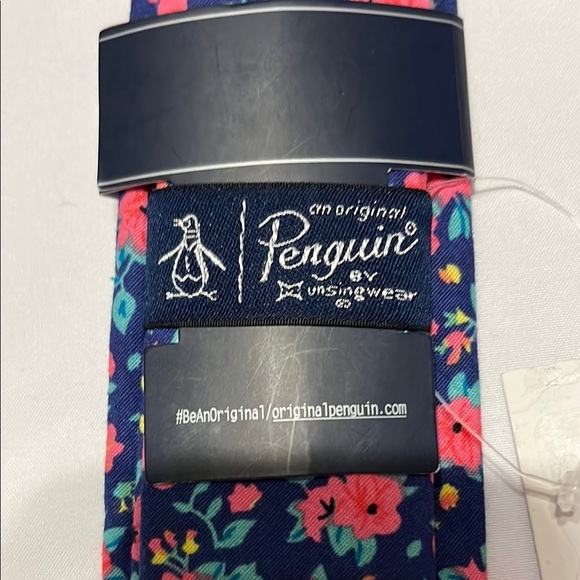 Original Penguin Men's Floral Tie - Navy and Pink - Picture 5 of 8